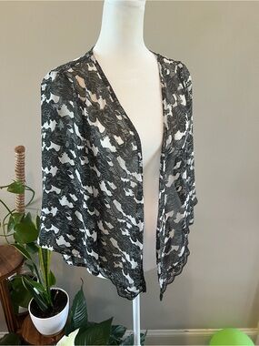Maurices Black and White Lace-Print Kimono